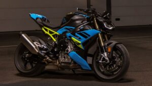 ₹19.90 लाख में लॉन्च हुई नई BMW S 1000 R, महज 3.2 सेकेंड में पकड़ती है 100 की स्पीड