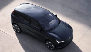 480km रेंज के साथ लॉन्च हुई Volvo EX30 Electric SUV, 0-100 km/h की रफ्तार सिर्फ 5.3 सेकंड में