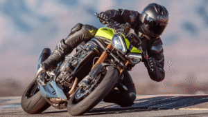 Triumph Speed Triple 1200 RX हुई लॉन्च, सिर्फ 1,200 यूनिट्स में आएगी ये 180hp की रॉकेट बाइक