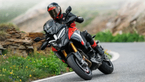 1158cc V4 इंजन के साथ लॉन्च हुई Ducati की दमदार सुपरबाइक, ₹36.17 लाख में मिलेंगे ये फीचर्स