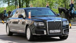 कितनी महंगी है पुतिन की कार Aurus Senat? हैरान कर देगा रूस की ‘चलती फिरती किला’ का फीचर्स