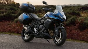 798cc की दहाड़ के साथ लौटी Triumph Tiger, बाइकर्स का गेम बदलने आई नया Tour 800