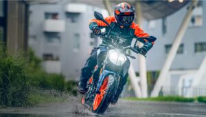 KTM 160 Duke का नया वेरिएंट लॉन्च, अब मिलेगा TFT डिस्प्ले और स्मार्ट कनेक्टिविटी फीचर्स, जानिए कीमत